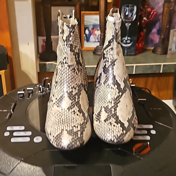 Boot - Picture 1 of 1